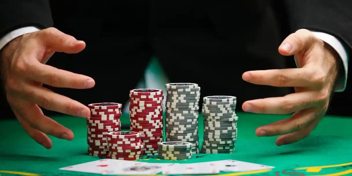 Classic Blackjack table with dealer at erek70 Microgaming studio